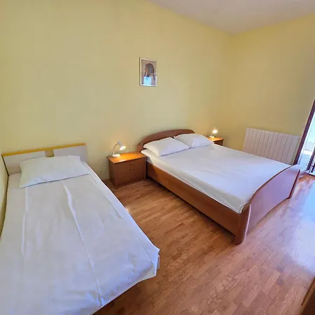 Boti With Terrace Dramalj