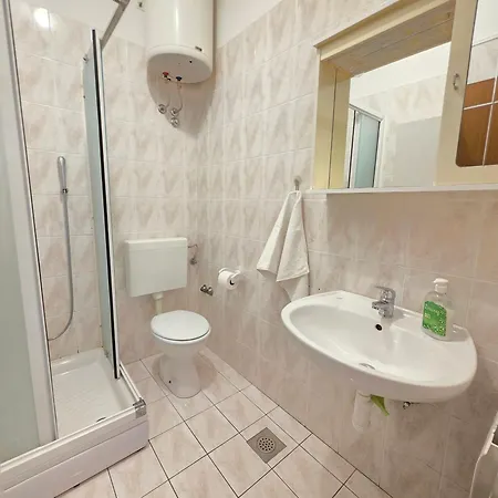 Boti With Terrace Apartment *