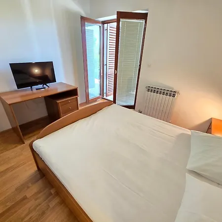 Apartment Boti With Terrace