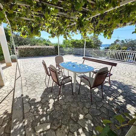 Apartment Boti With Terrace Dramalj