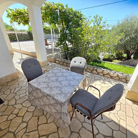 Apartment Boti With Terrace