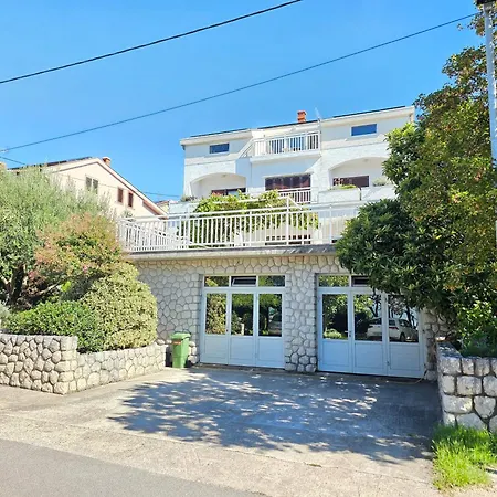 Boti With Terrace Apartment *